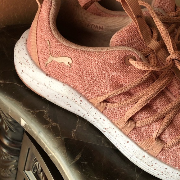 ❌SOLD❌ Puma Rose Gold Sneakers - Picture 2 of 5